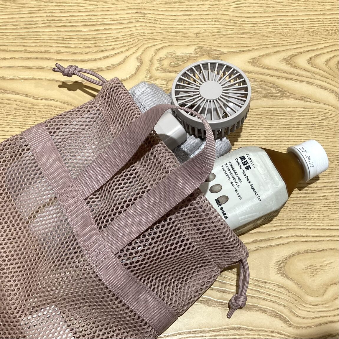 【旅行にも日常にも。立体メッシュ持ち手付き巾着】_4meVGp
