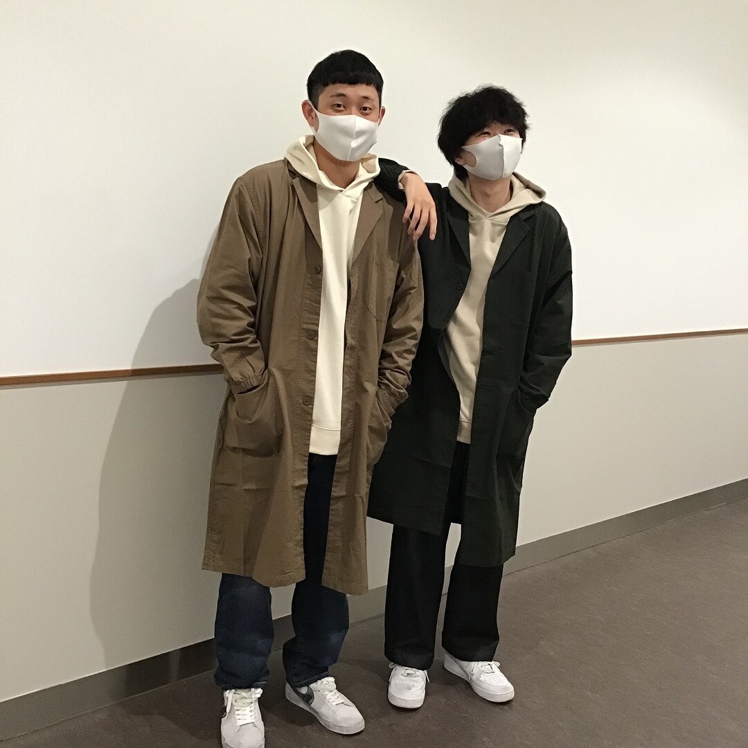 【ザ・モール仙台長町】ショップコートを着た男性二人
