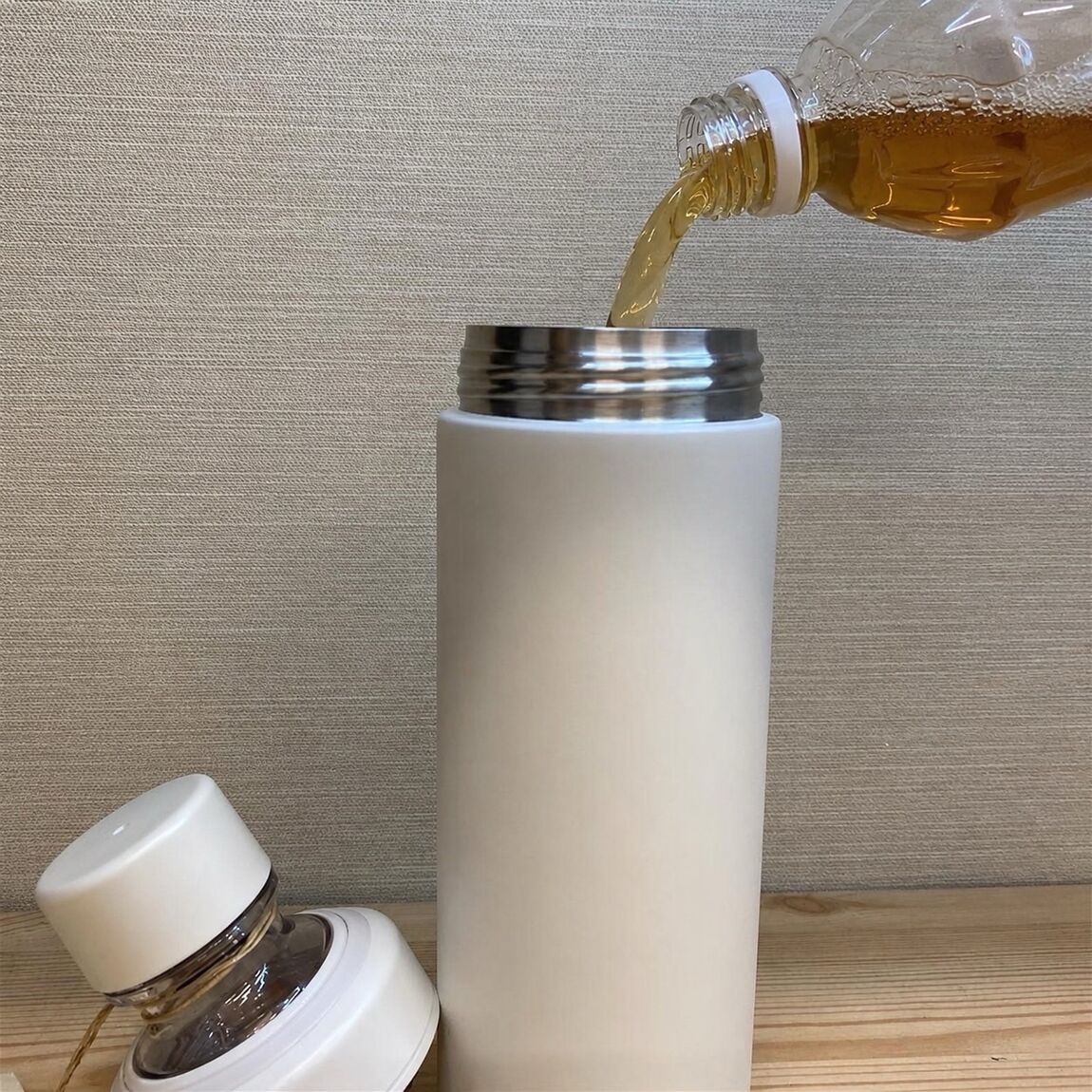 冷やしたまま持ち運べる　ペットボトル用ホルダー