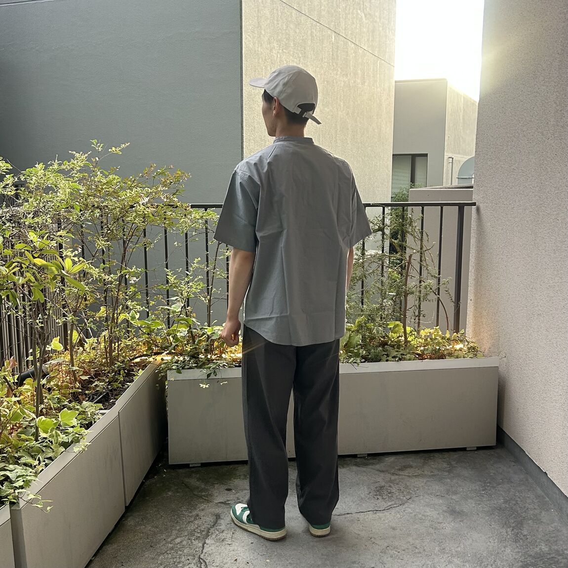 後ろ