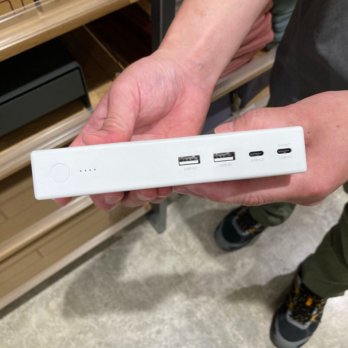 ポータブルバッテリー