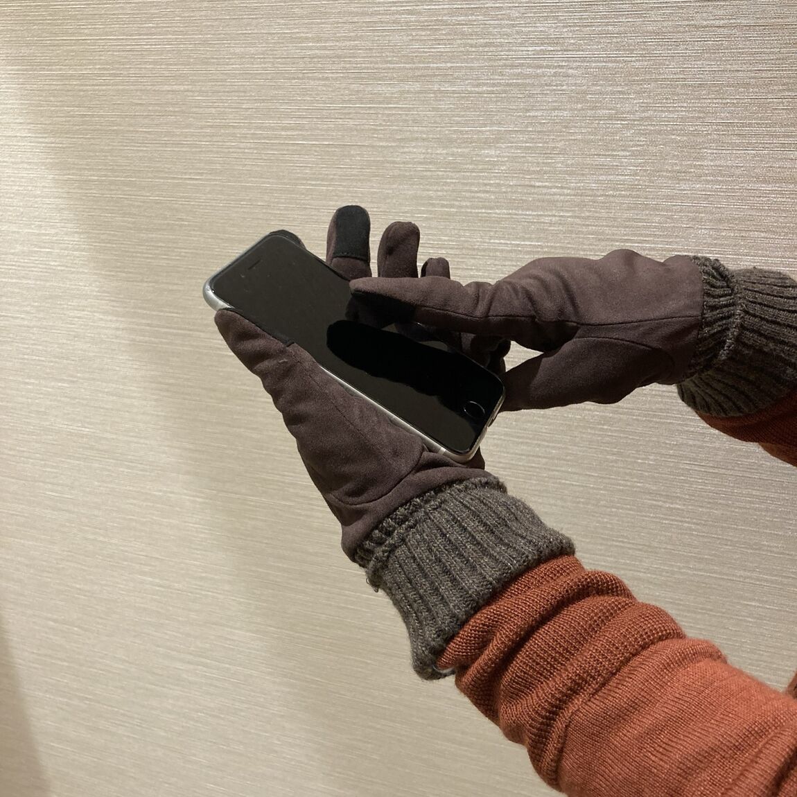 手袋をしたままスマホが触れる