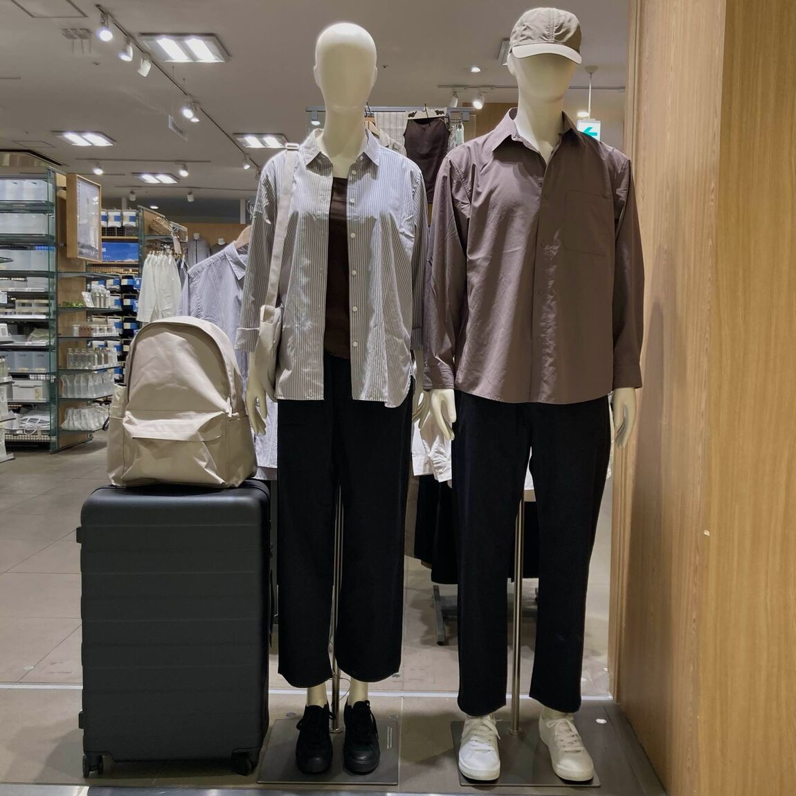 【ヒルズウォーク徳重ガーデンズ】秋の肌寒さにおすすめのブロード長袖シャツ_6ZKcPQ