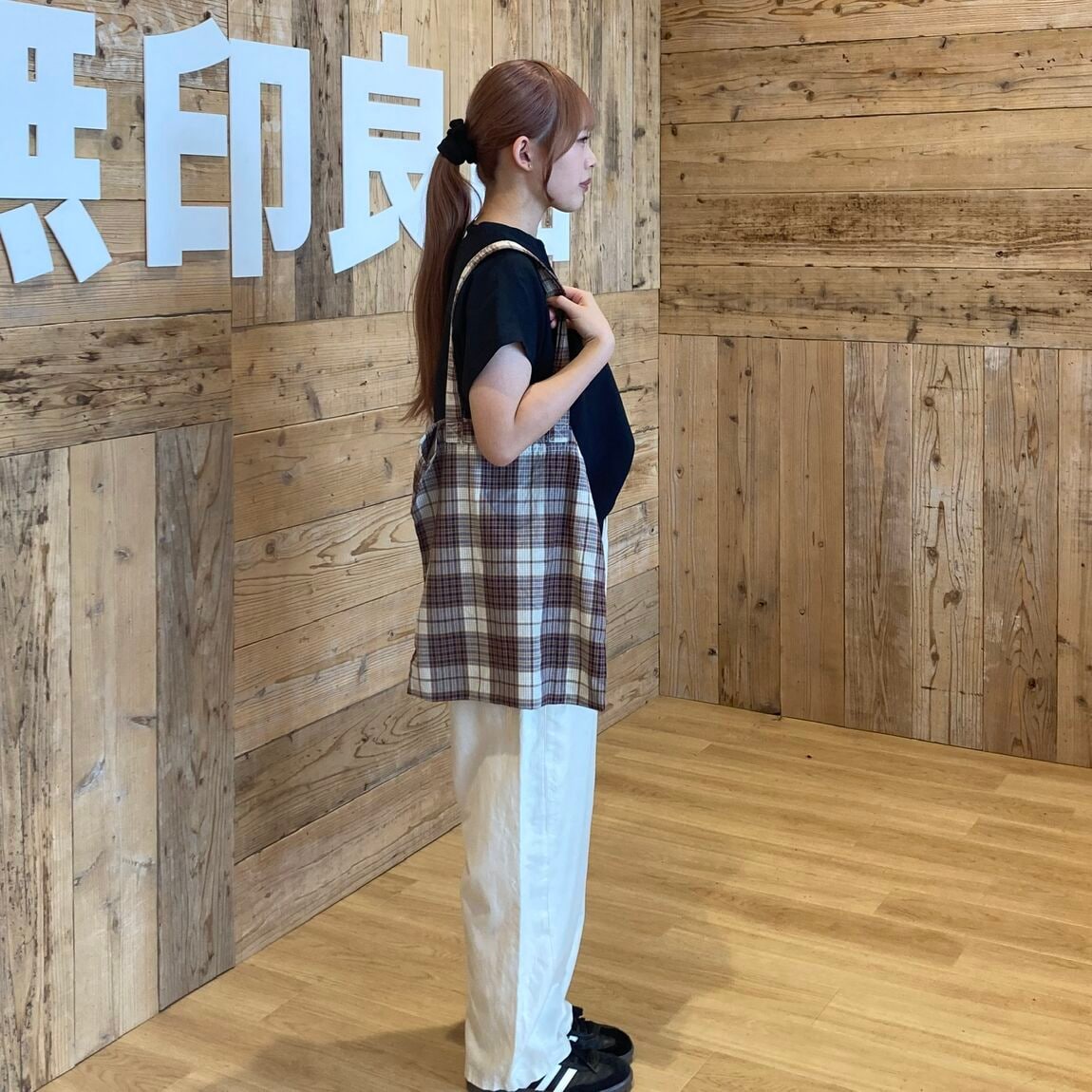 横向き全身