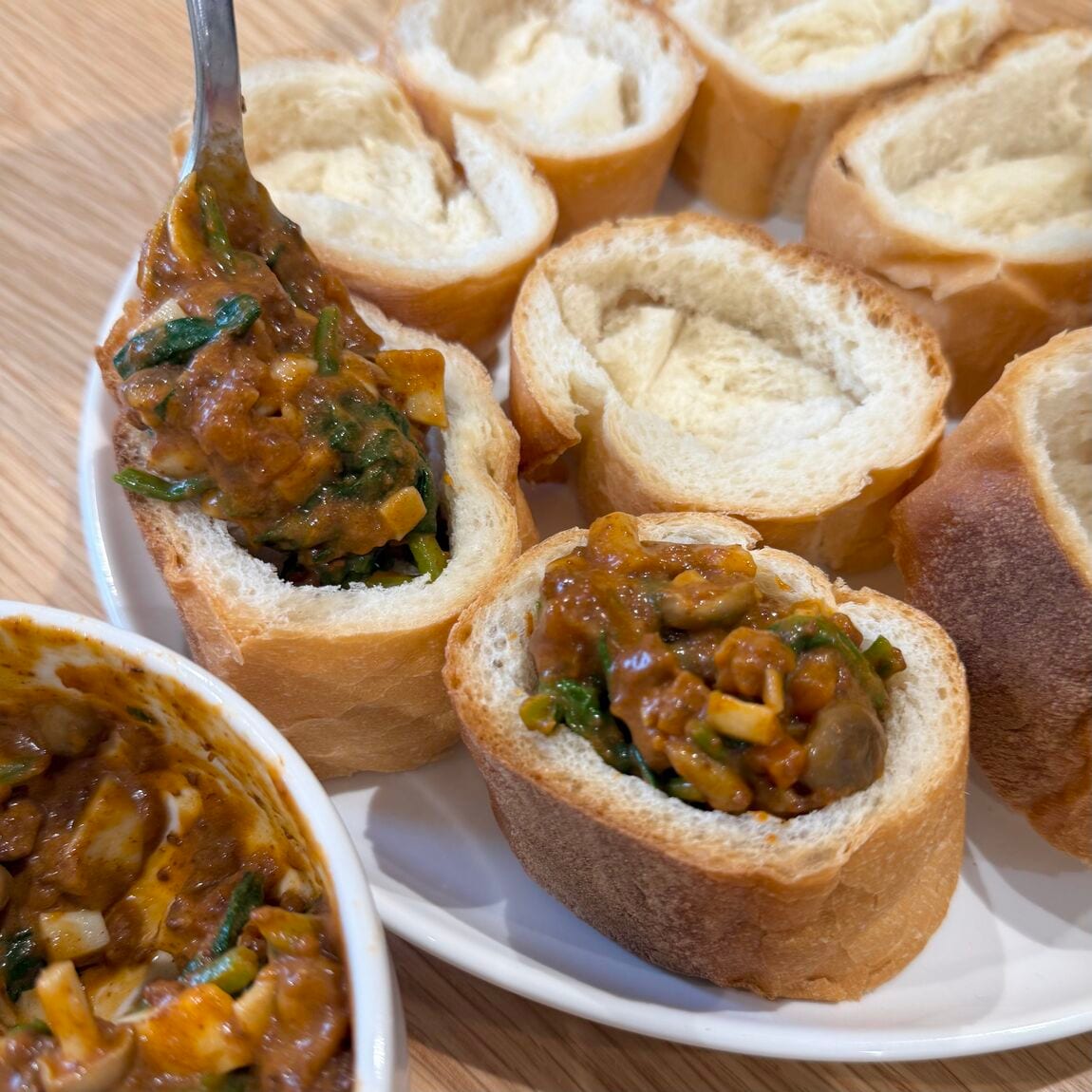 ボロネーゼを詰める