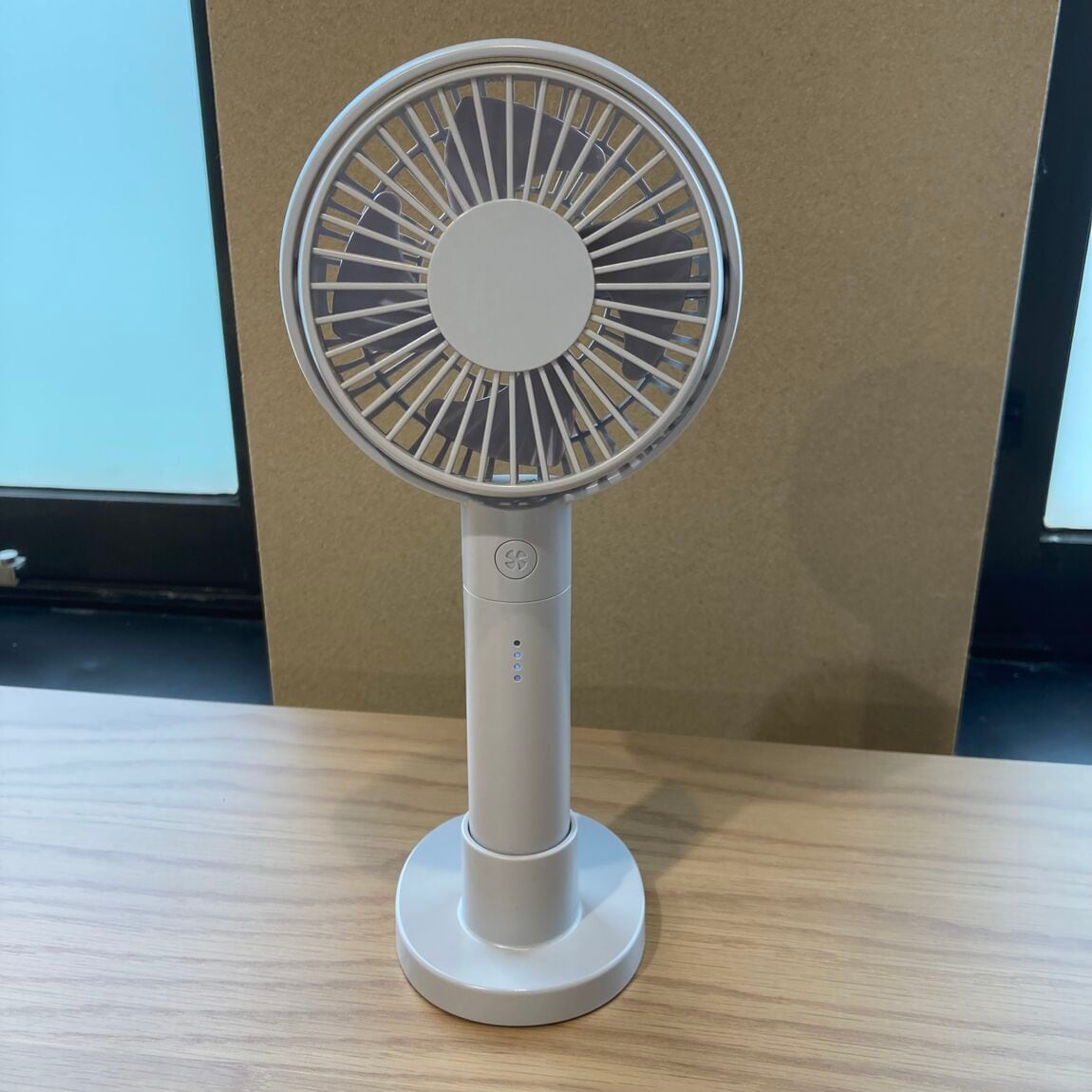 【芦屋モンテメール】ハンディファンスタンド
