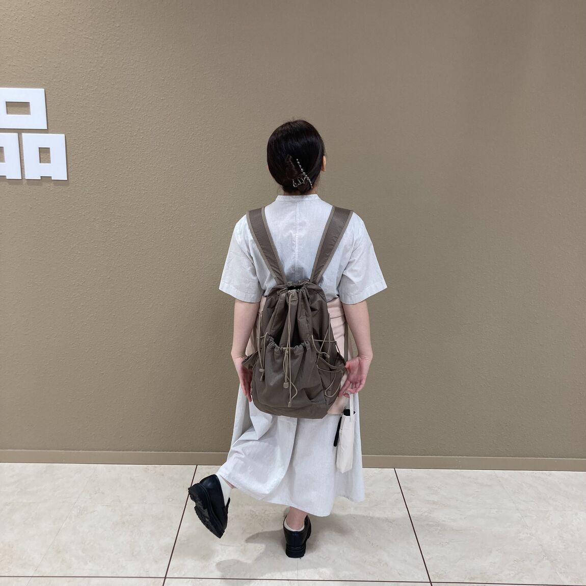 うしろ