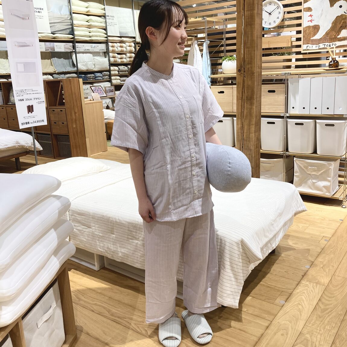 【燕】婦人　脇に縫い目のない　薄手ガーゼ五分袖パジャマの着用例