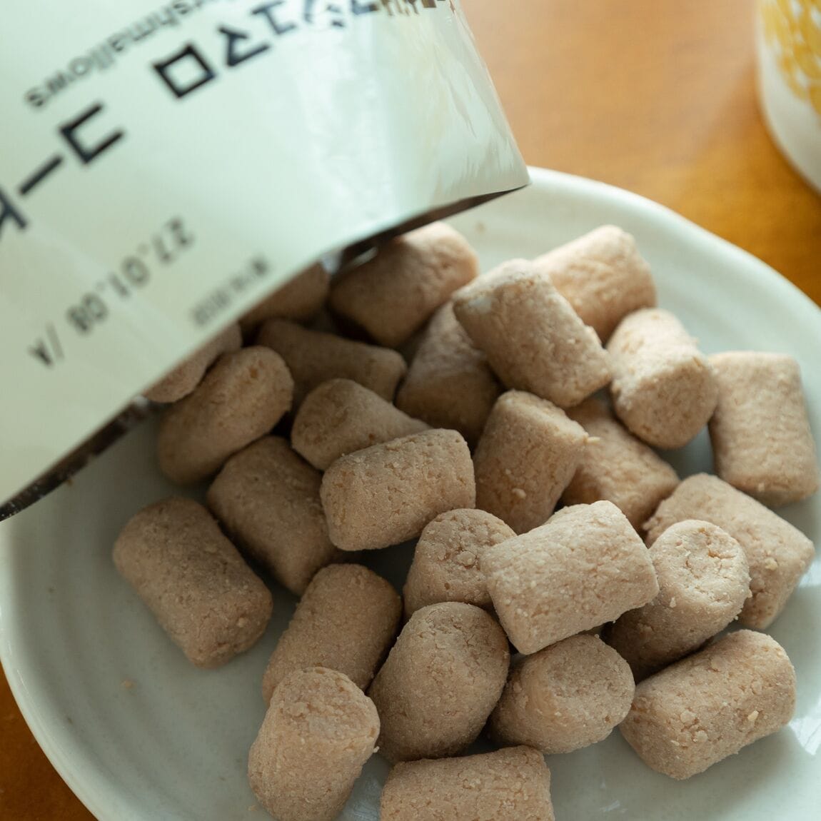 【アミュプラザおおいた】食べ始めると、とまらない。チョコがけマシュマロ_6Yk1A1