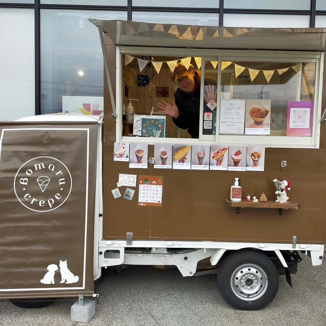 クレープキッチンカー画像