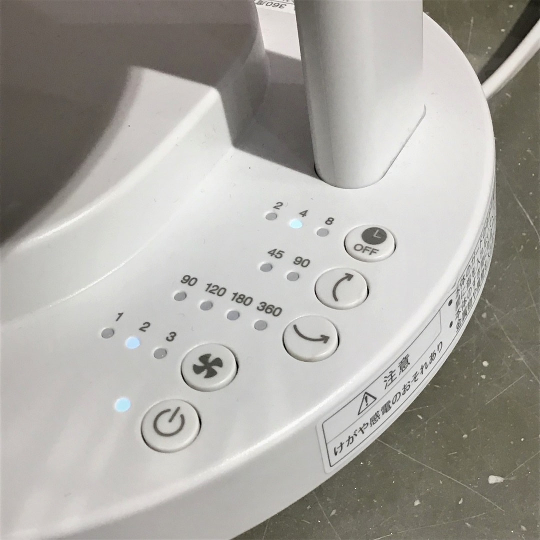 本体に風量などのボタンがついています
