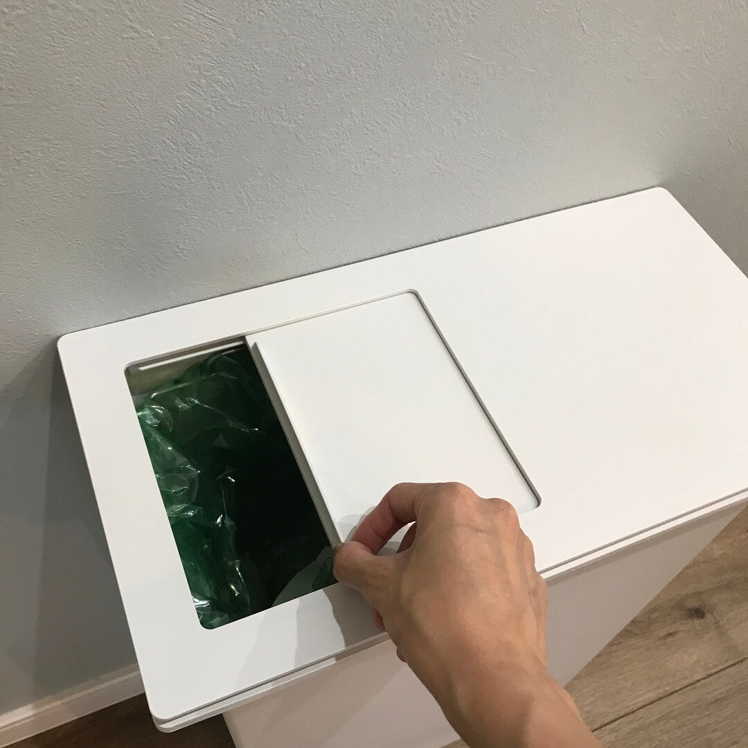 ダストボックススライド窓付き横開きタイプ