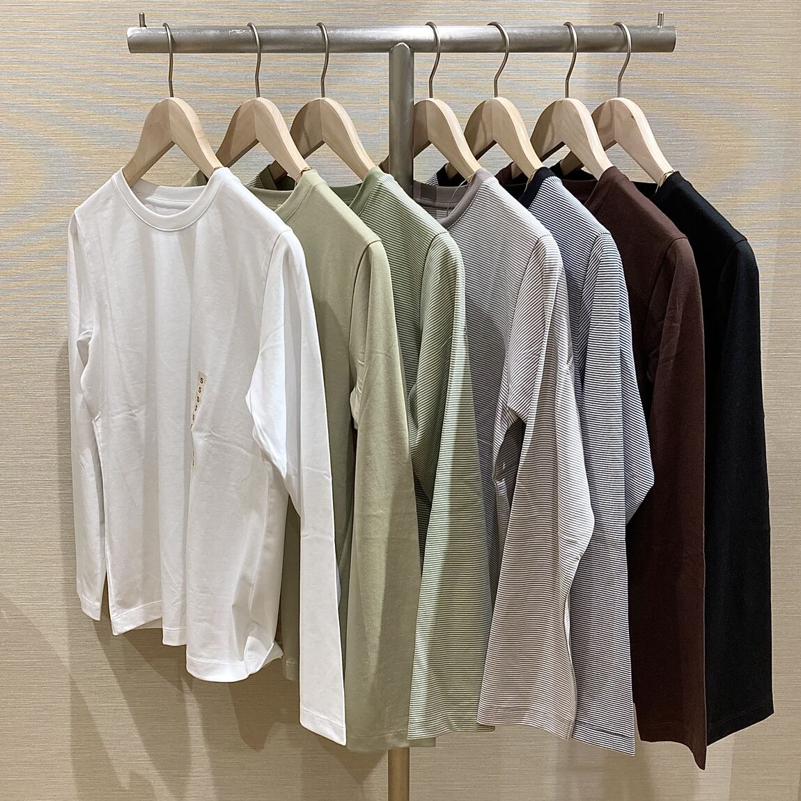 【アル・プラザ長浜】一枚着としても、インナーとしても。『婦人　天竺編みクルーネック長袖Ｔシャツ』_Yx7BlS