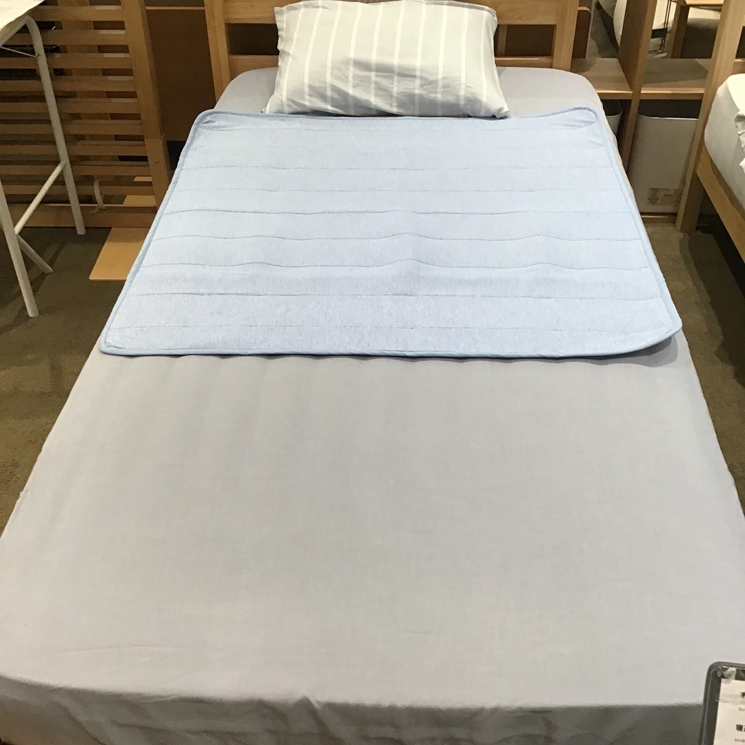 滑り止め付　コンパクトひんやり敷パッド　使用例