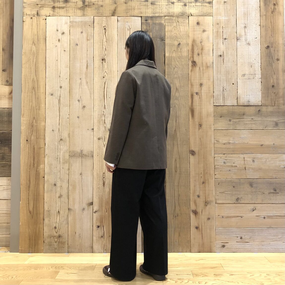 後ろ姿もキレイな印象