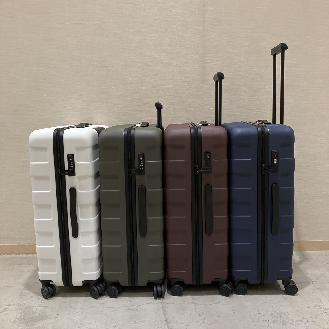 【コクーンシティさいたま新都心】夏の旅行にハードキャリー_cX8hH5