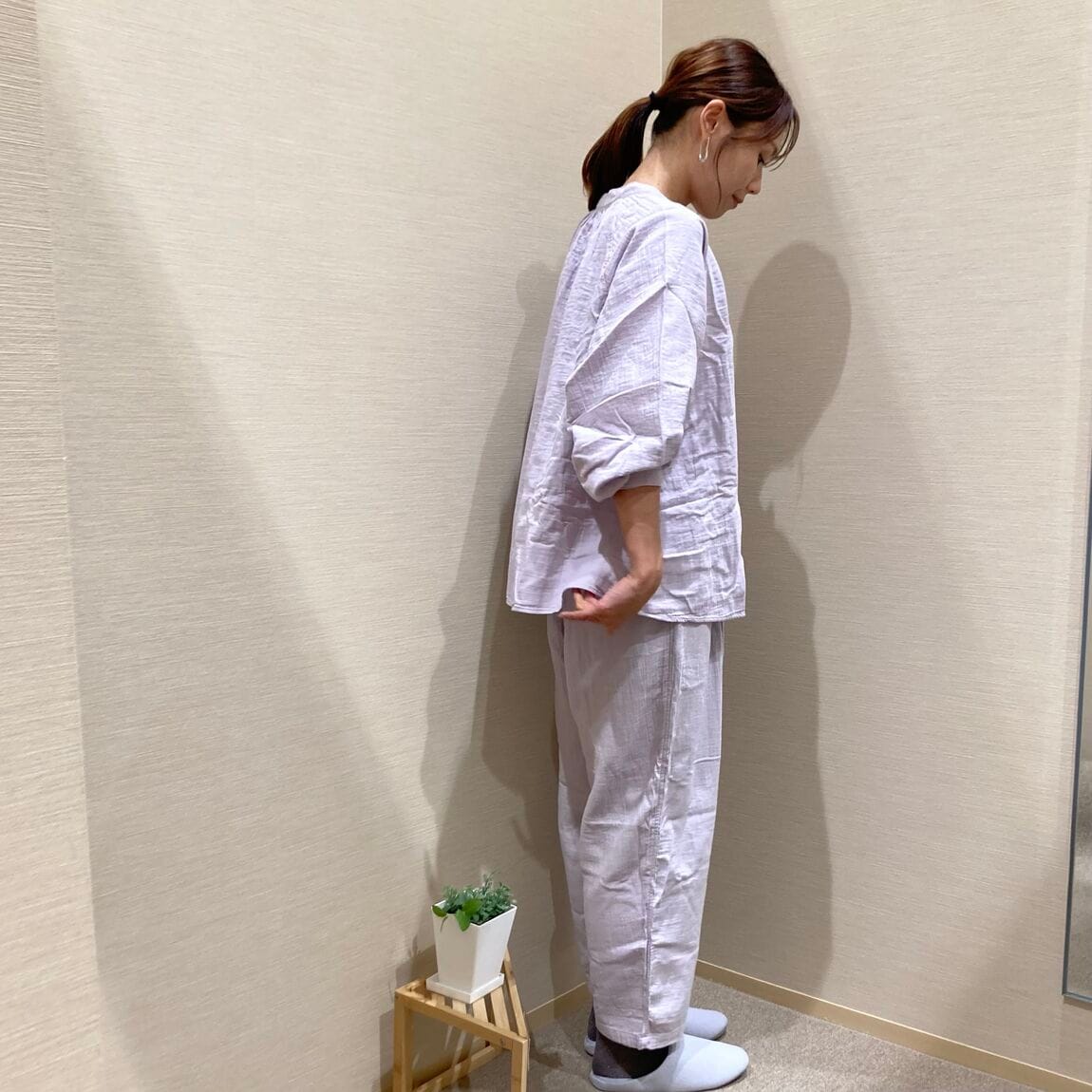 【いわて生協盛岡向中野】身長170cm  菜々さん　ルームウェア　しぼガーゼパジャマ_74tvJe