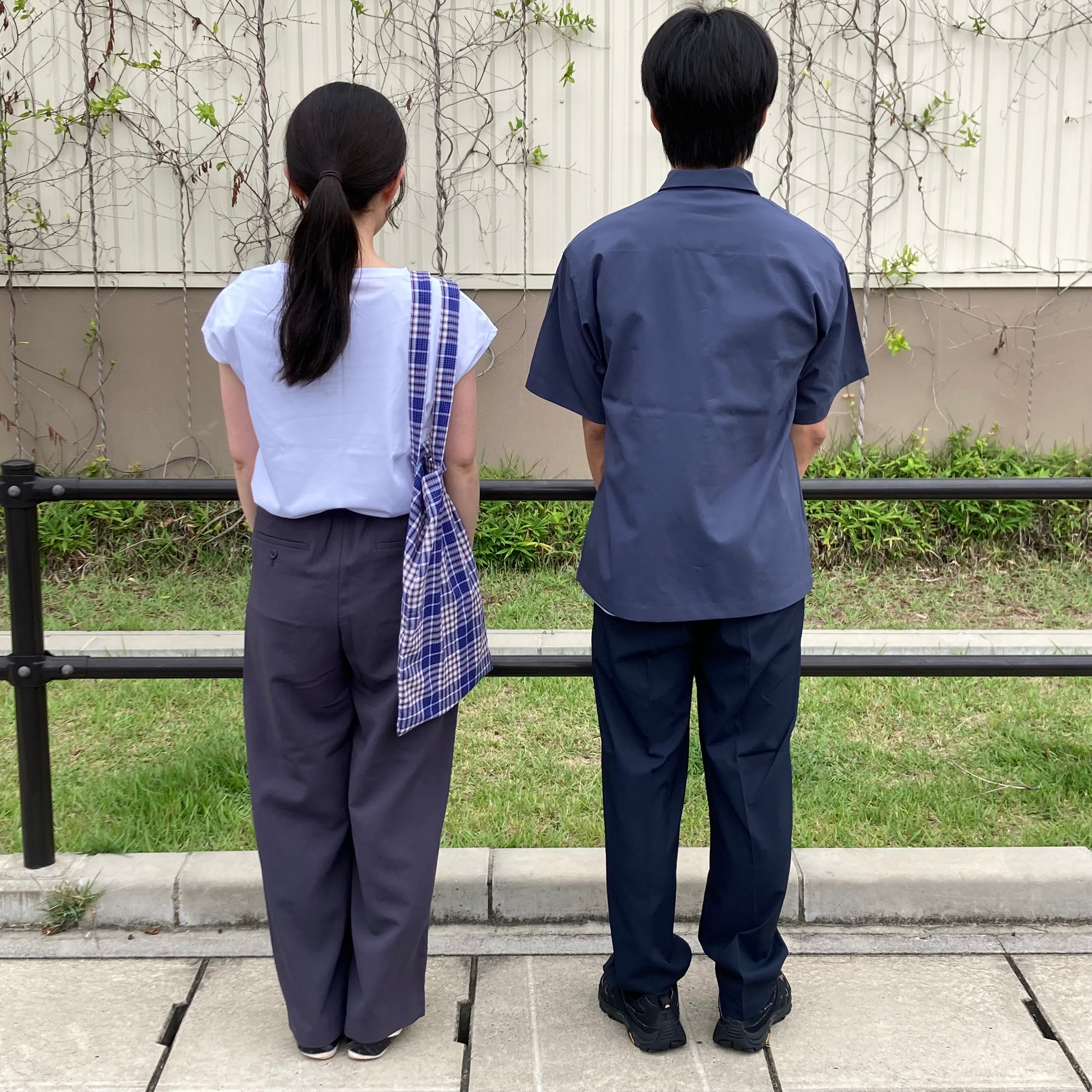 後ろ