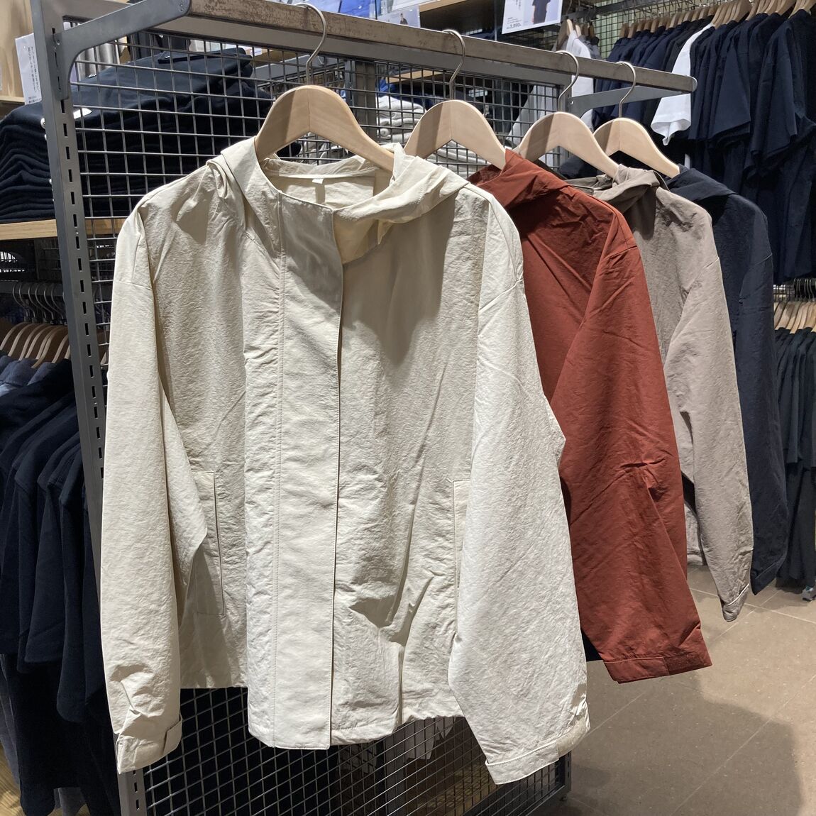 【ラザウォーク甲斐双葉】衣服　新商品のご紹介_7C4zAg