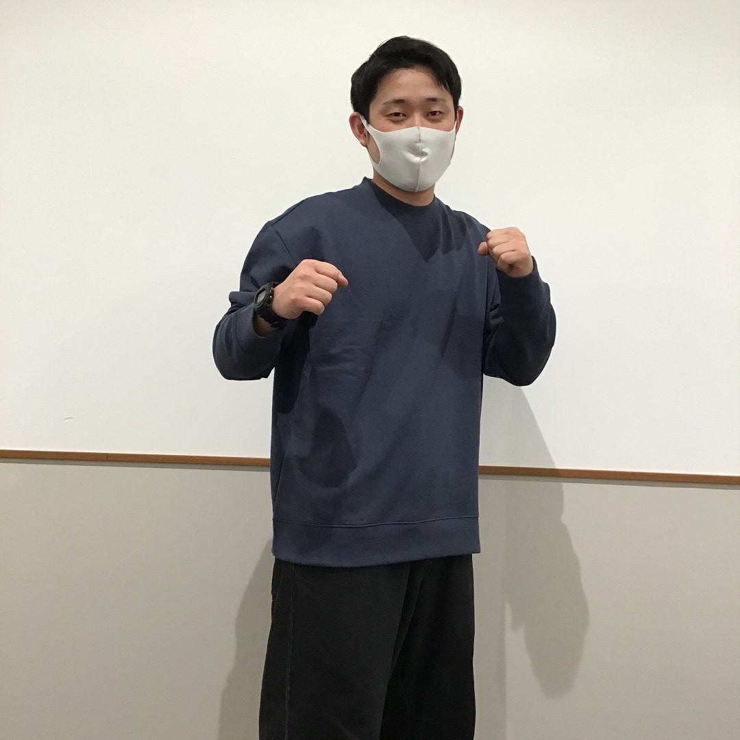 【ザ・モール仙台長町】トレーナを着た男性
