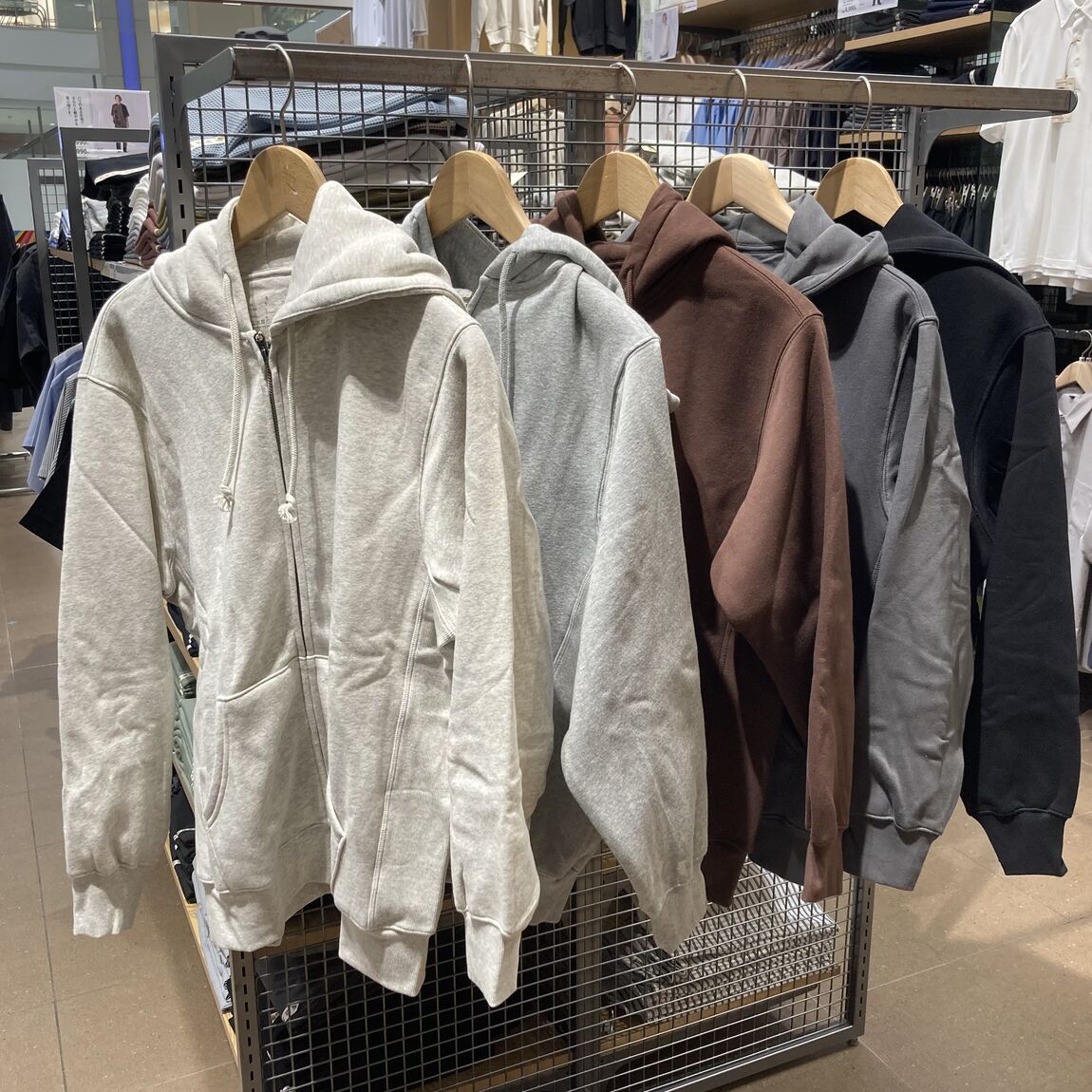 【ラザウォーク甲斐双葉】衣服 新商品のご紹介_JMTA7d