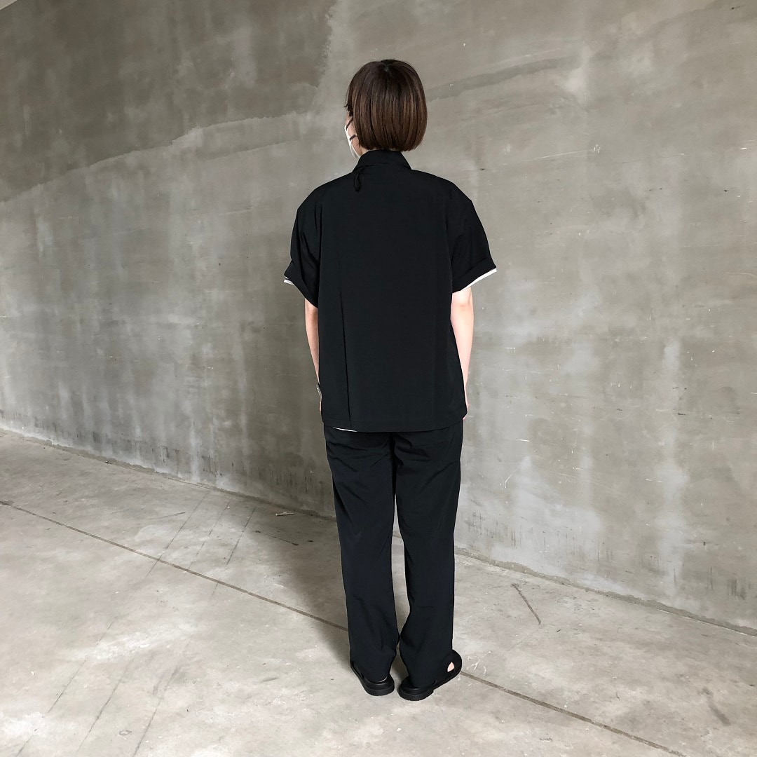 後ろ向き