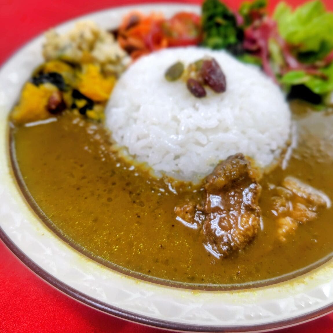 【Ｖタウン芥見】新作カレーをスタッフがレビューします！vol.2