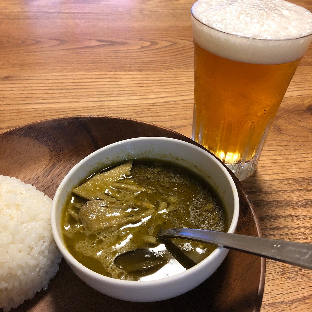 グリーンカレーとビール
