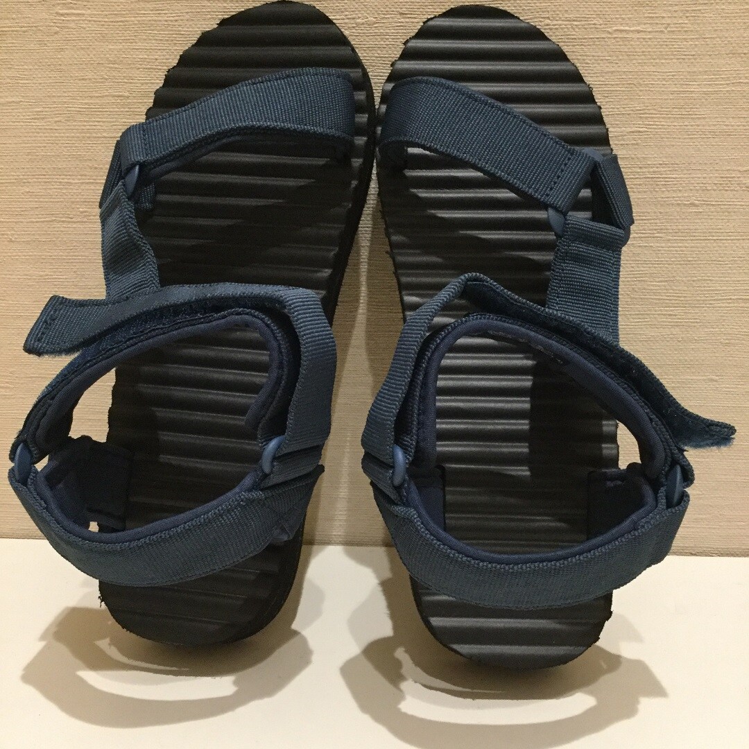 スモーキーブルー