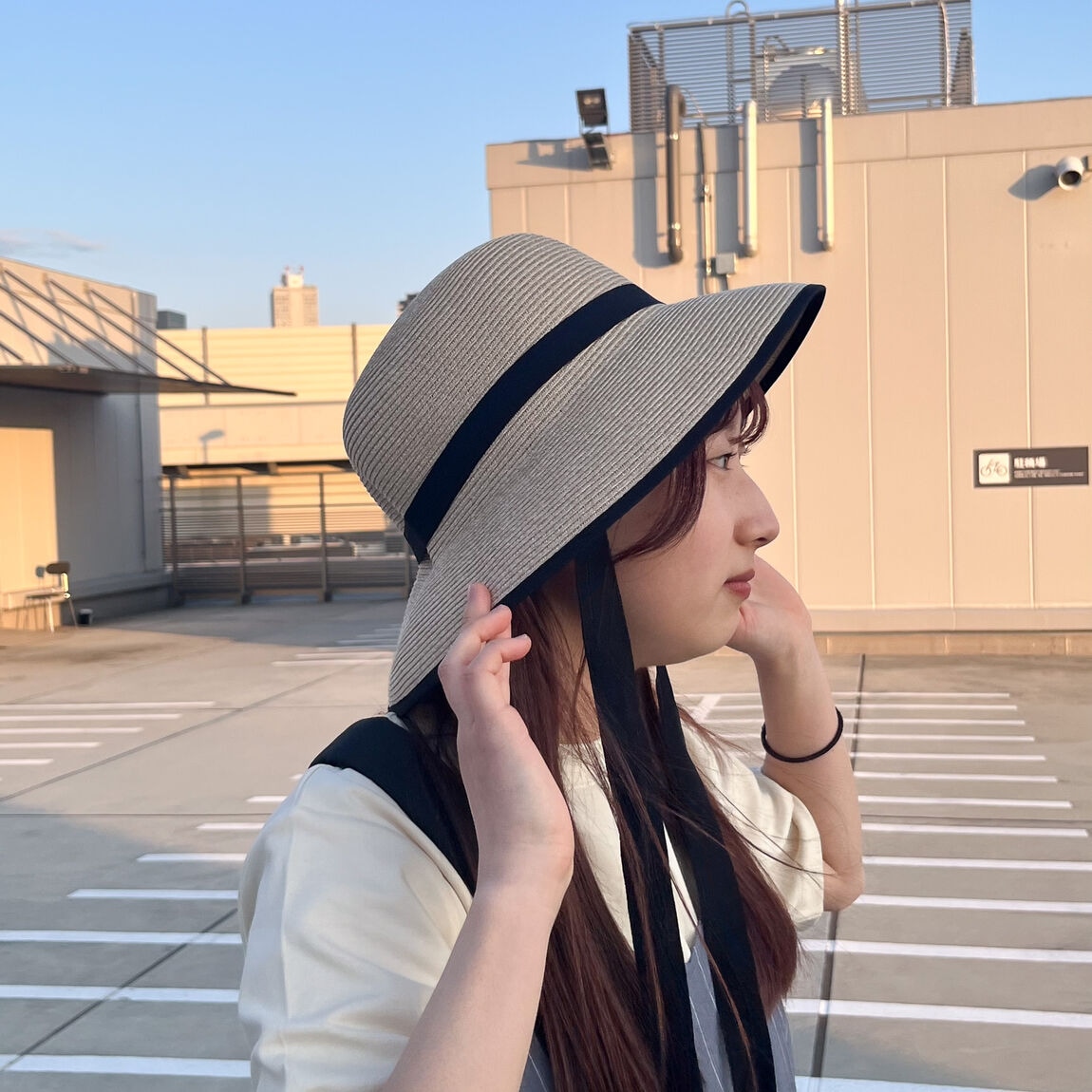 帽子アップ