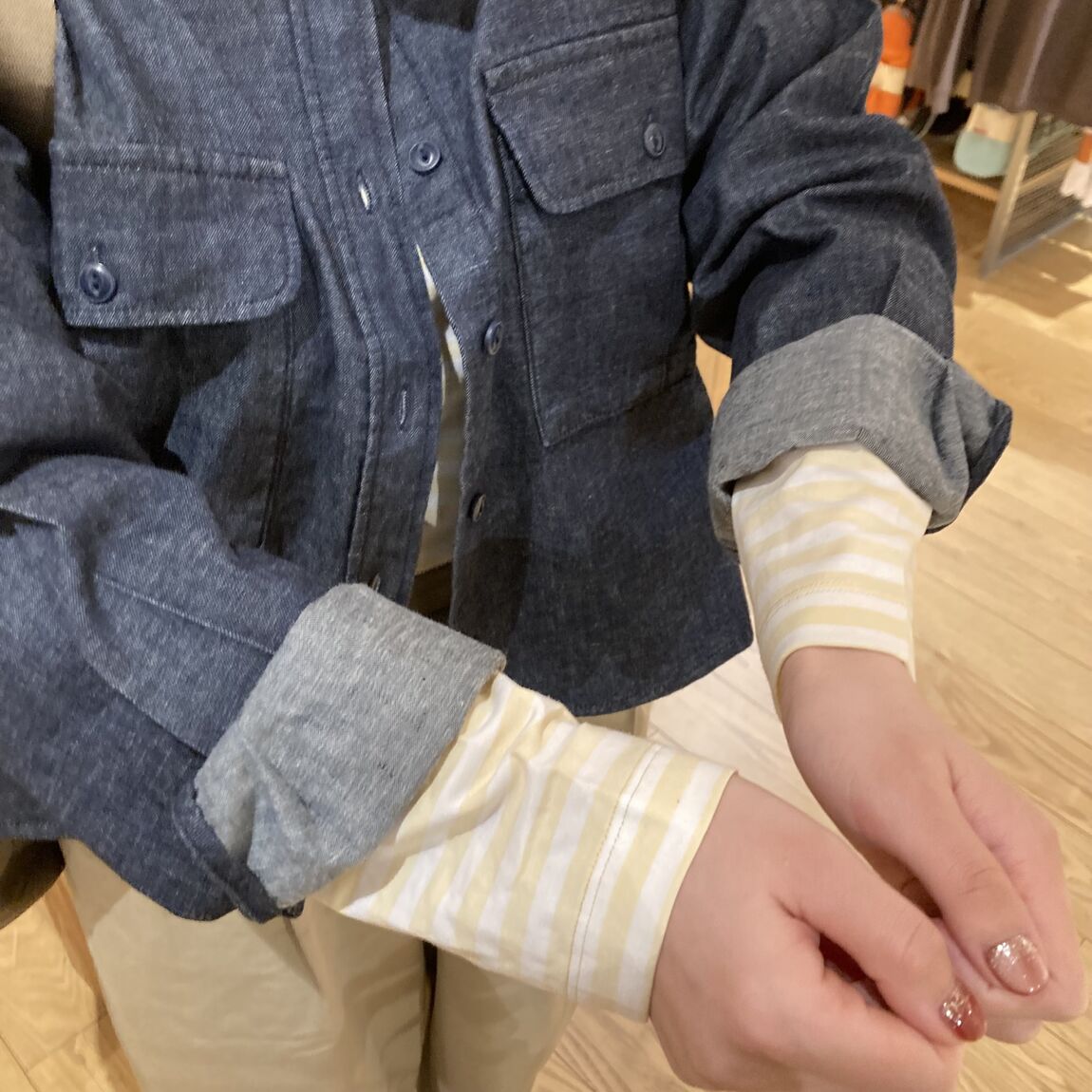 スタッフスナップ(手元の写真)