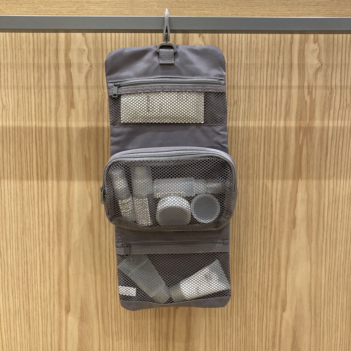 吊るして使えるケース