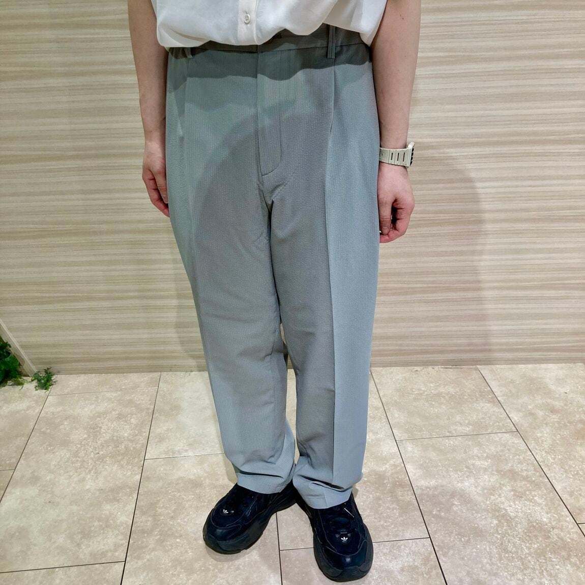 イージーテーパードパンツ
