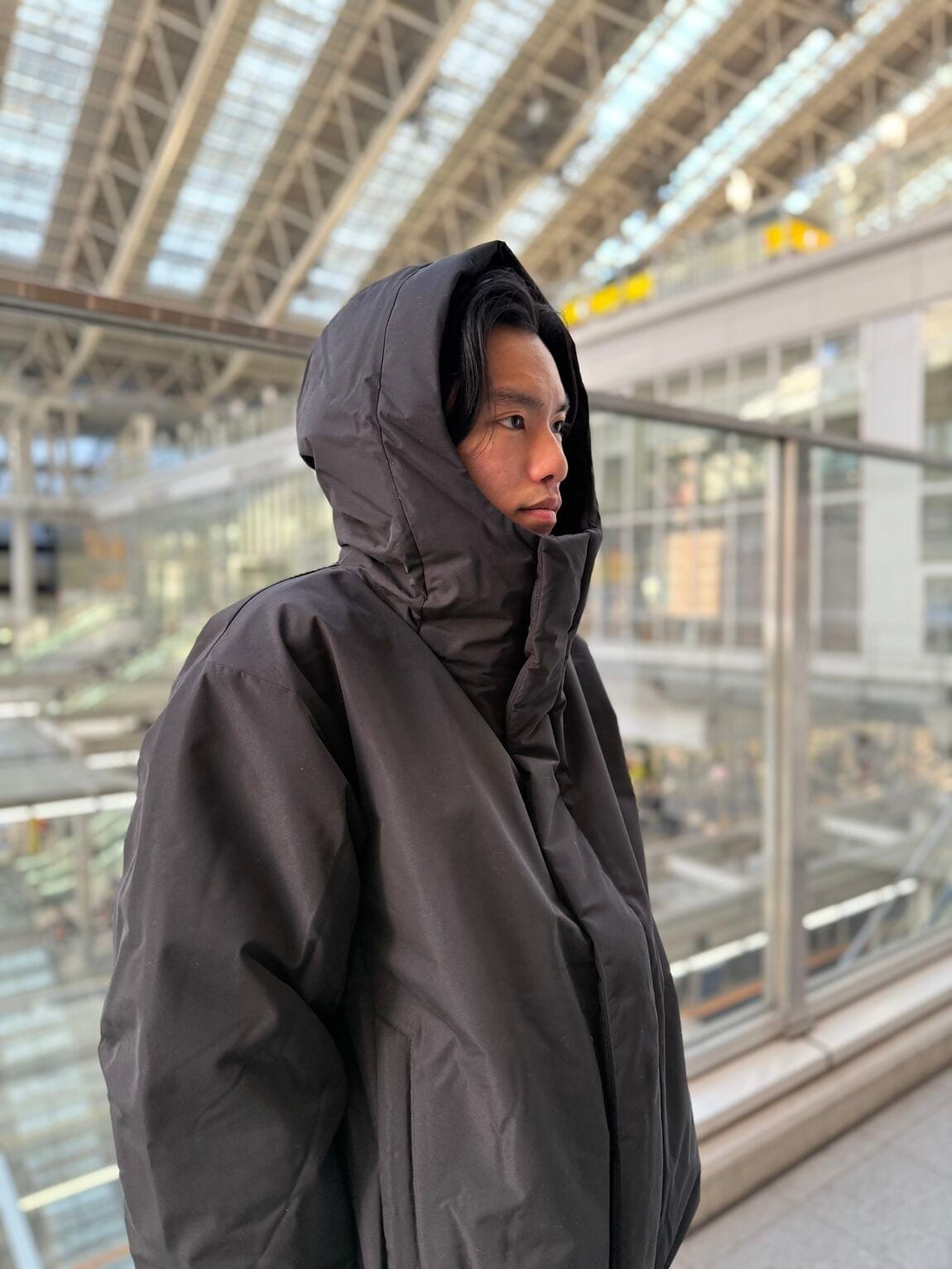 フードを見せてる写真