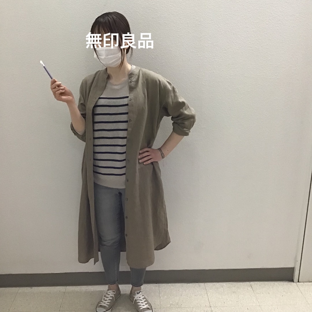 61693