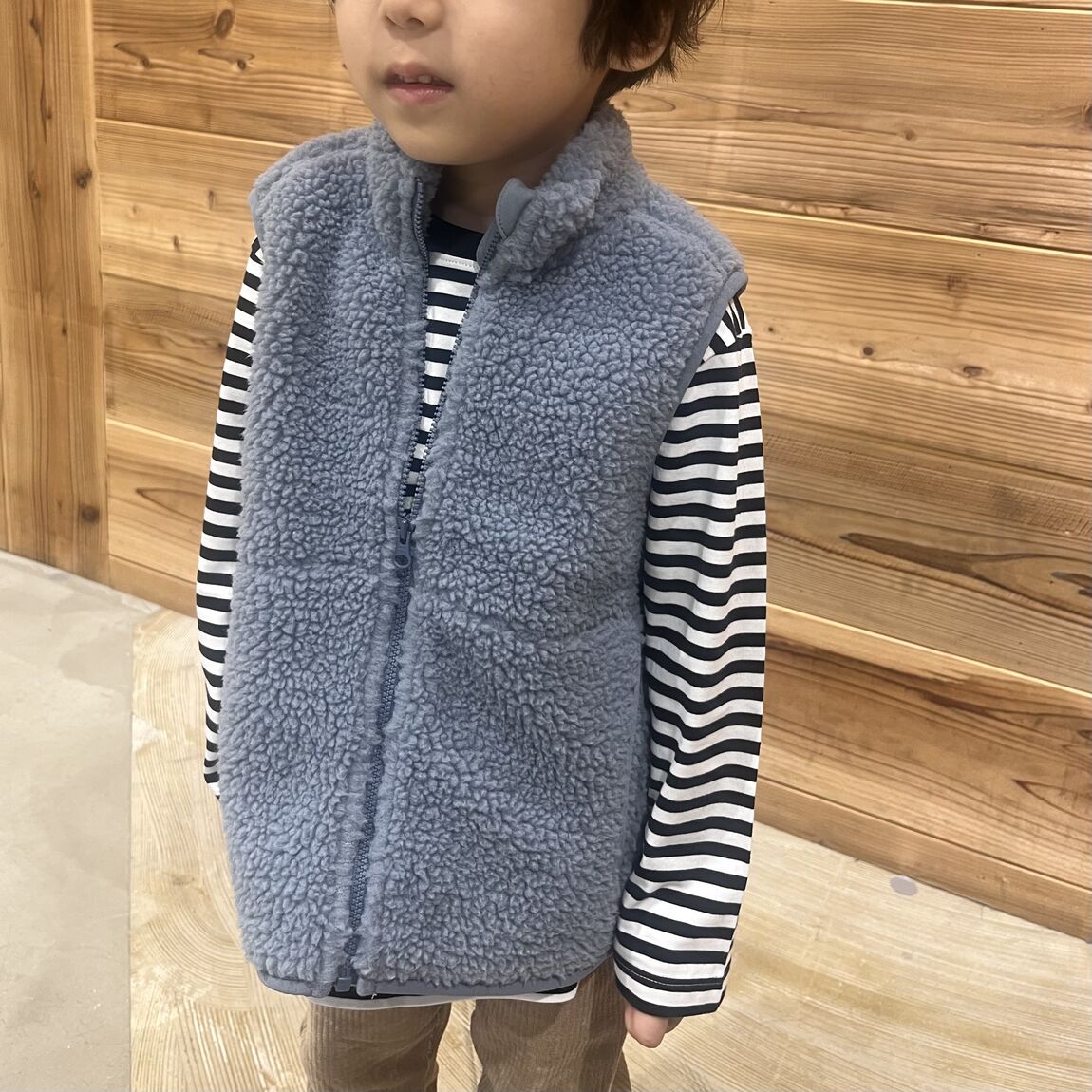 スモーキーブルーベスト