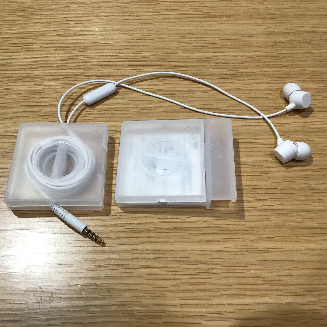 ケーブル収納