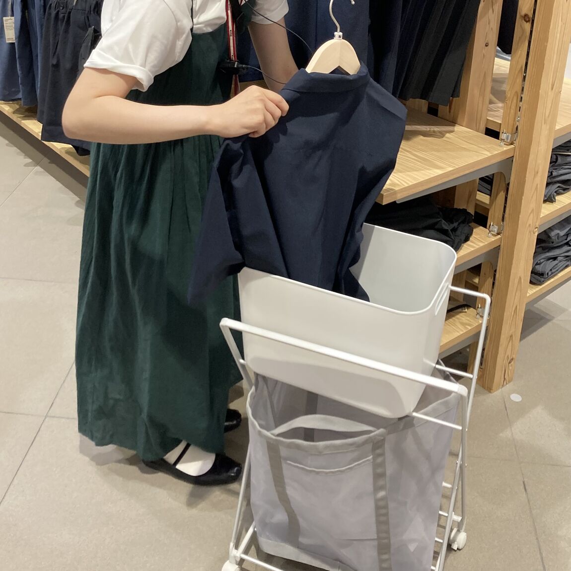 【アリオ倉敷】新商品│アルミ　たためる軽量　ランドリーワゴン