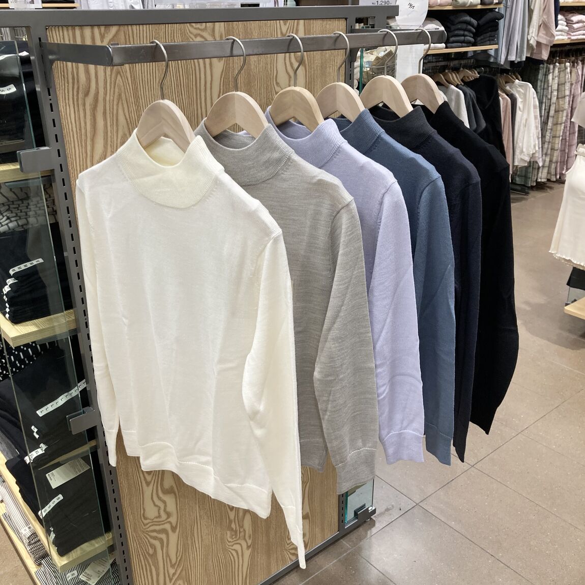 【ラザウォーク甲斐双葉】衣服 新商品のご紹介_R5SYm9
