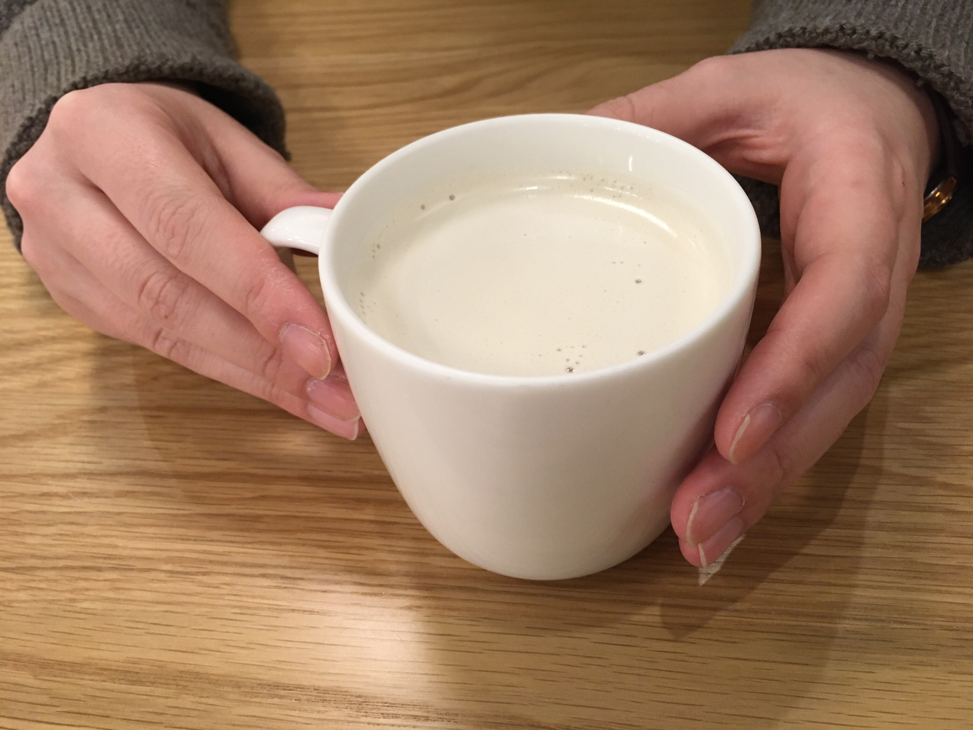 【シエスタハコダテ】香ばしい余韻　黒豆茶ラテ③