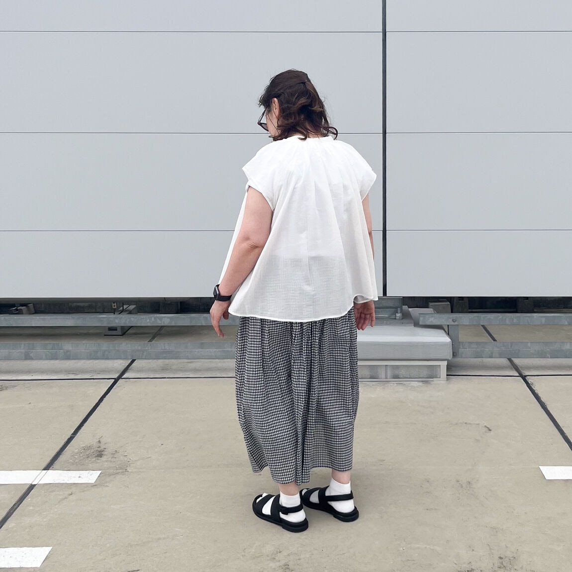 後ろ