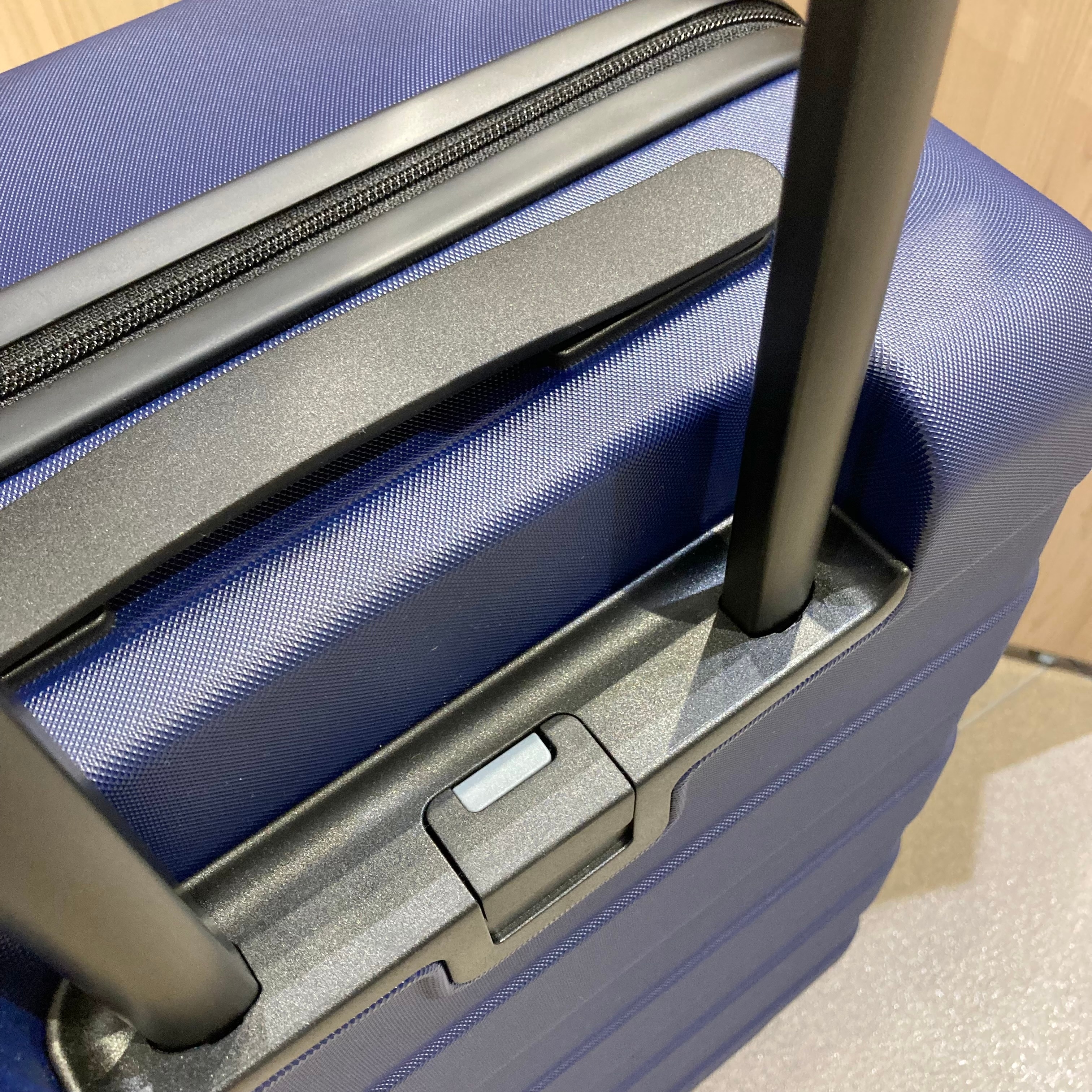 【アリオ倉敷】おすすめ旅行アイテム｜バーを自由に調整できるハードキャリーケース_qcW4y1