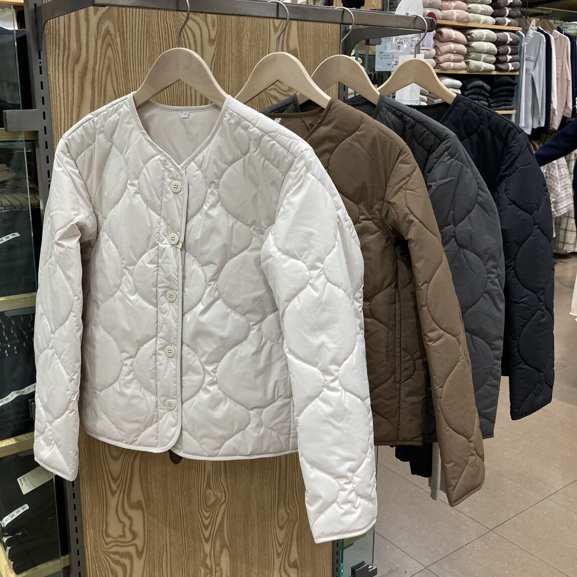 【ラザウォーク甲斐双葉】衣服　新商品のご紹介_7bA7xC