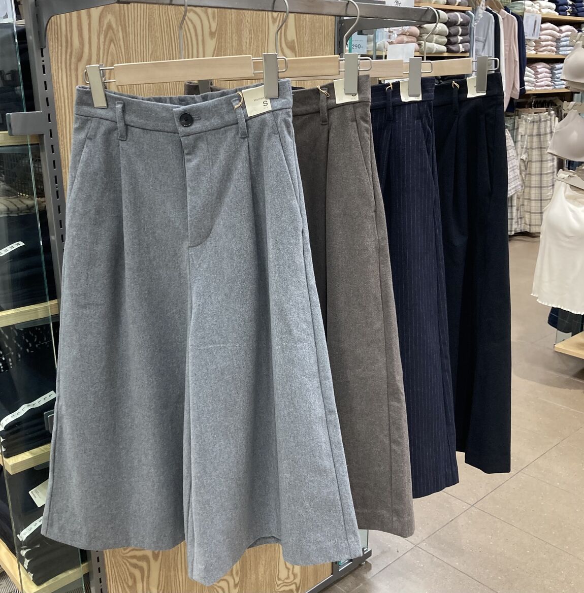 【ラザウォーク甲斐双葉】衣服　新商品のご紹介_frJ2Zc