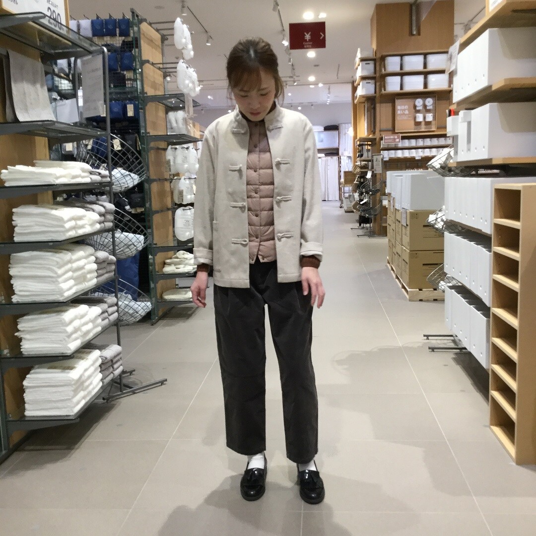 女性モデル重ね着写真