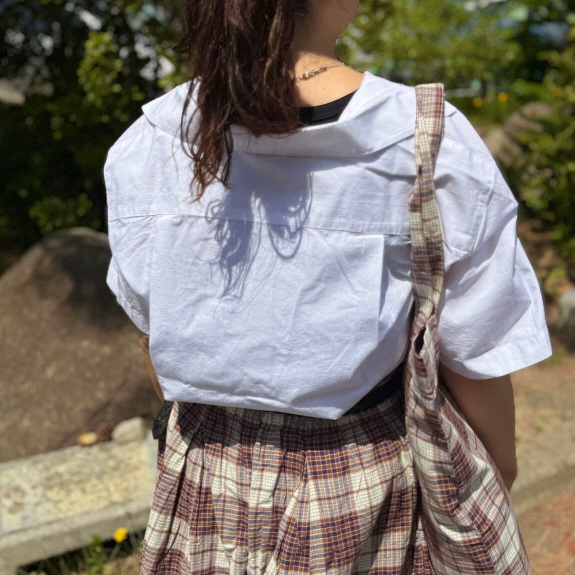 後ろ