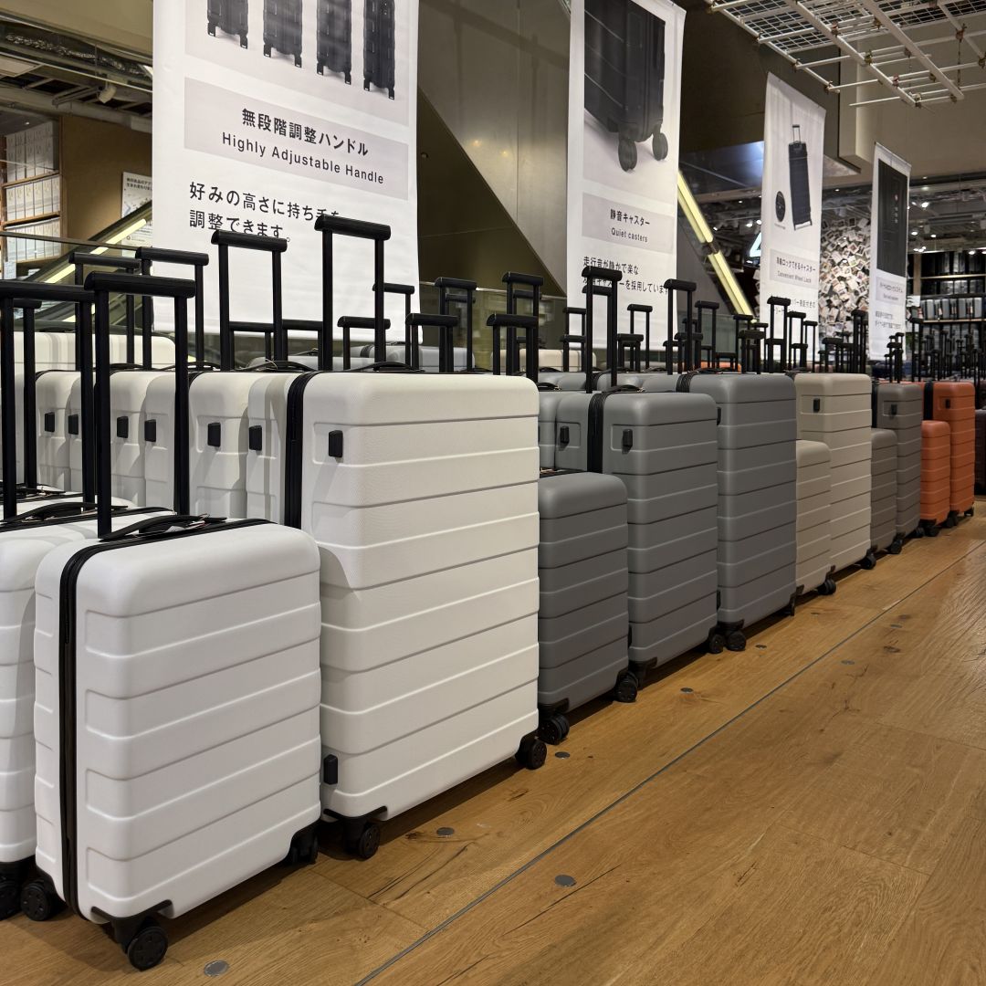 【銀座】キャリーケースに新しいカラーが加わりました