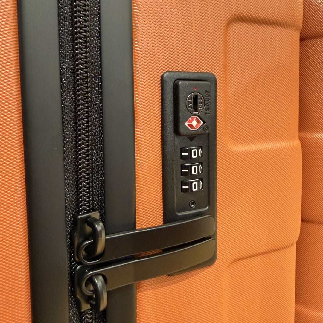 【銀座】キャリーケースに新しいカラーが加わりました