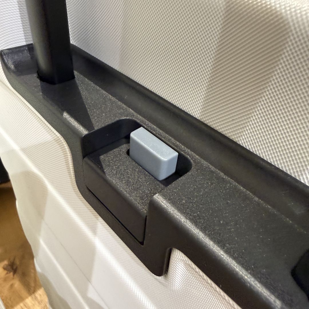 【銀座】キャリーケースに新しいカラーが加わりました