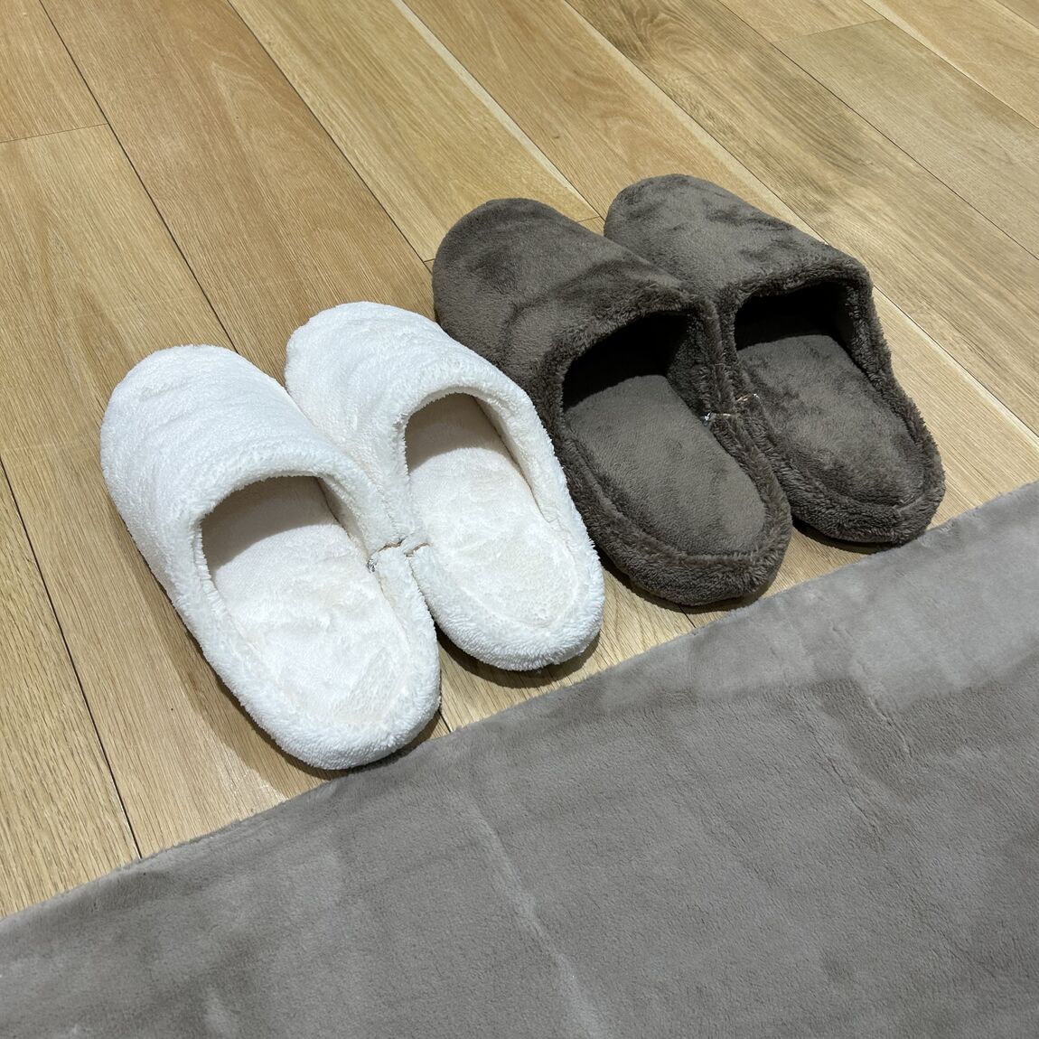 スリッパ2つ